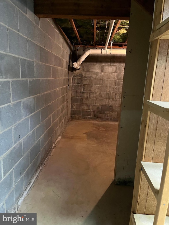 18 Bittersweet Dr, Hagerstown, MD 21740 - unfinished below grade area with concrete block wall