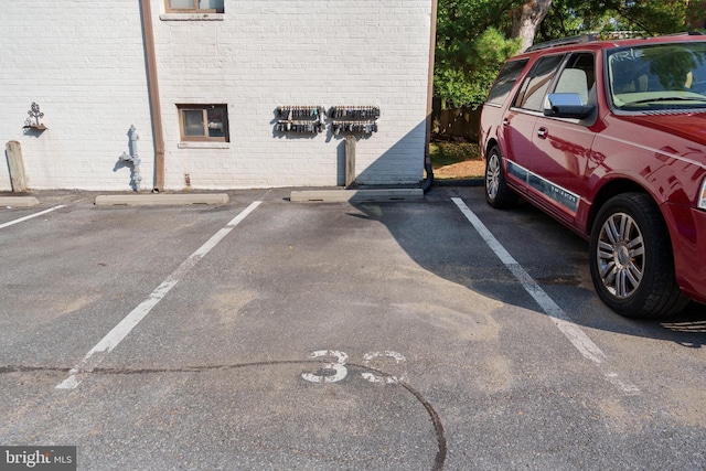 2605 39th St NW Unit 303, Washington, DC 20007 - view of uncovered parking lot