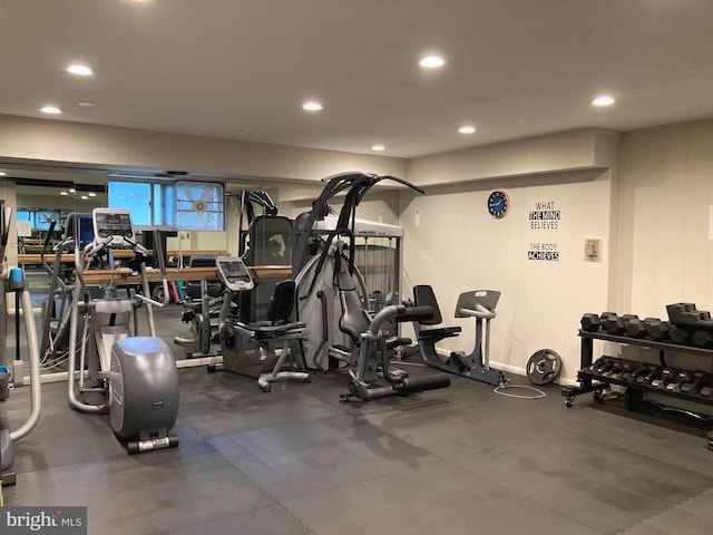 3900 Tunlaw Rd NW Unit 419, Washington, DC 20007 - exercise room featuring recessed lighting