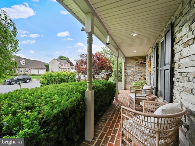 1549 N Jefferson Ct, Lancaster, PA 17602 - porch with a residential view