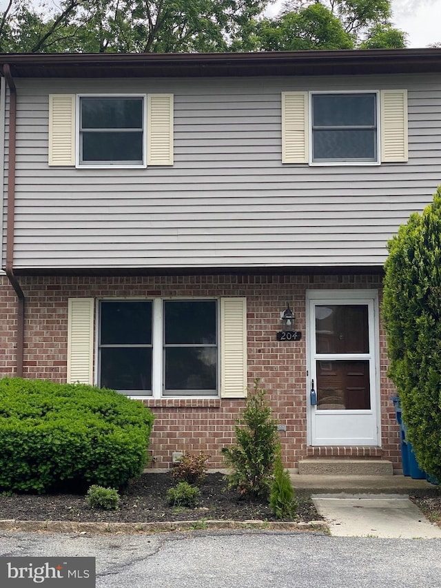 204 Marion Ave, Carlisle, PA 17013 - multi unit property featuring brick siding and entry steps