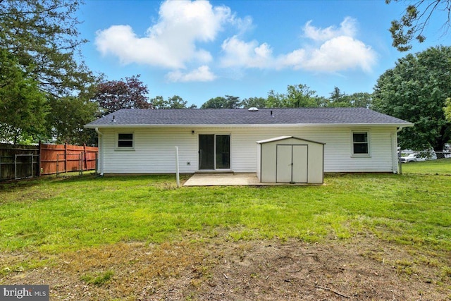 643 University Dr, Waldorf, MD 20602 - back of property featuring a patio area