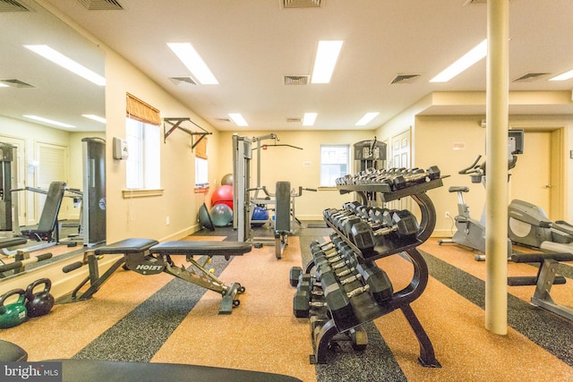 4149 S Four Mile Run Dr Unit 201, Arlington, VA 22204 - workout area with baseboards