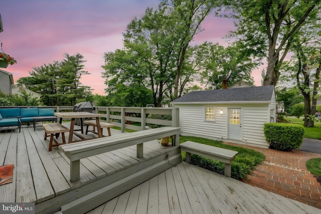 200 Paris Ct SW, Vienna, VA 22180 - wooden terrace with an outdoor living space
