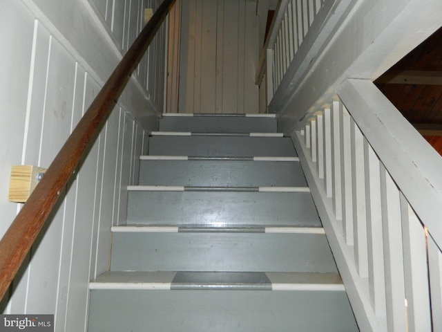 126 Ivy Ln, Lock Haven, PA 17745 - view of staircase
