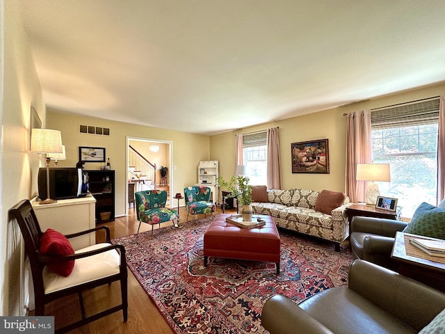 113 Sypherd Dr, Newark, DE 19711 - living area featuring wood finished floors and stairs