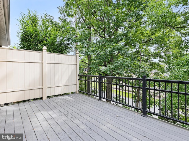105 Sutton Way, Newark, DE 19711 - view of wooden terrace