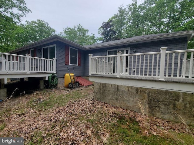 10 Stevens Ln, Tabernacle, NJ 08088 - rear view of house featuring a wooden deck