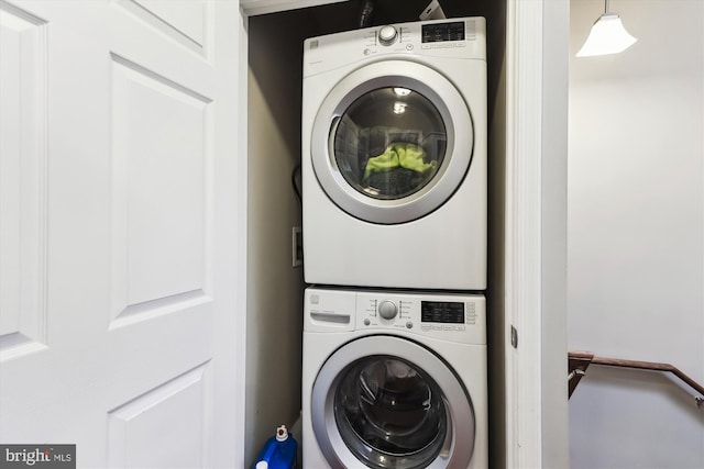 422 Hamilton St NW, Washington, DC 20011 - laundry room featuring stacked washer / dryer