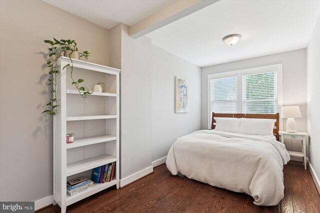 422 Hamilton St NW, Washington, DC 20011 - bedroom featuring baseboards and wood finished floors