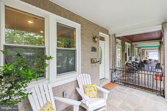 422 Hamilton St NW, Washington, DC 20011 - view of sunroom / solarium