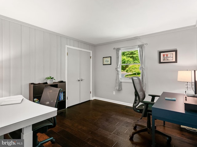 2762 Horseshoe Trl, Chester Springs, PA 19425 - office space with hardwood / wood-style floors and baseboards