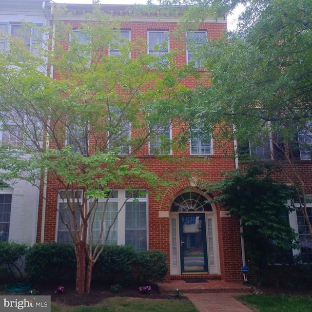 726 Ridgemont Ave, Rockville, MD 20850 - colonial house with brick siding