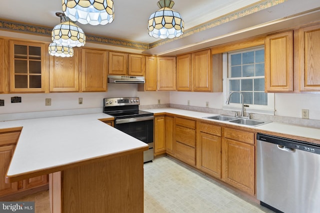 52 Golden Maple Ln, Maurertown, VA 22644 - kitchen with stainless steel appliances, a sink, under cabinet range hood, a peninsula, and decorative light fixtures
