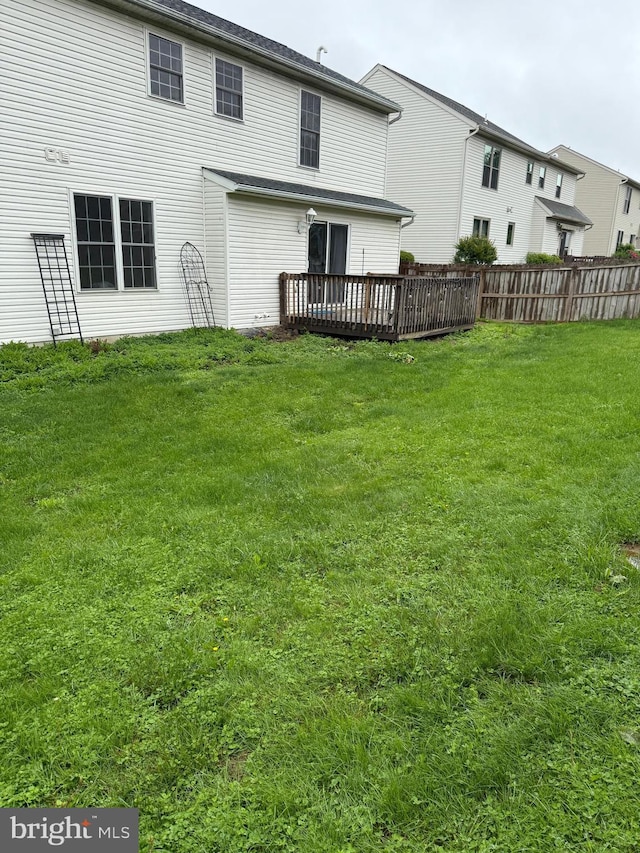 3948 Laurel Run, Columbia, PA 17512 - view of yard featuring a deck