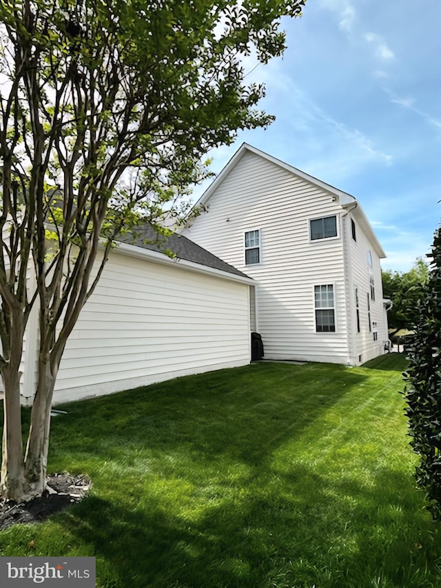 4784 Wermuth Way, Woodbridge, VA 22192 - rear view of house featuring a yard