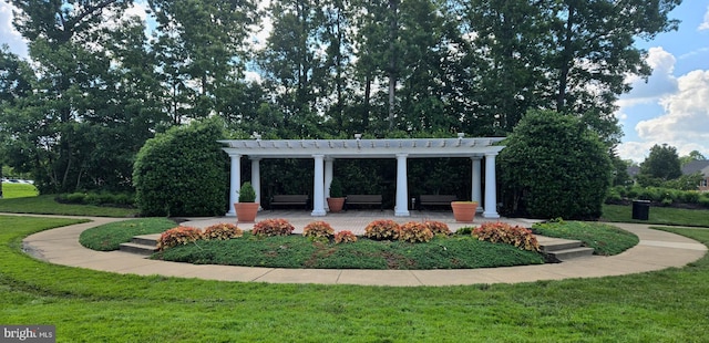 4784 Wermuth Way, Woodbridge, VA 22192 - view of property's community featuring a pergola and a yard