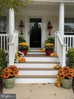 4784 Wermuth Way, Woodbridge, VA 22192 - doorway to property with covered porch