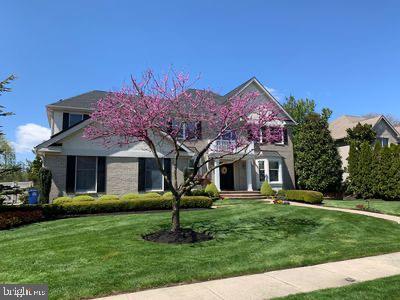 1 Brookwood Rd, Mount Laurel, NJ 08054 - view of front facade featuring a front lawn