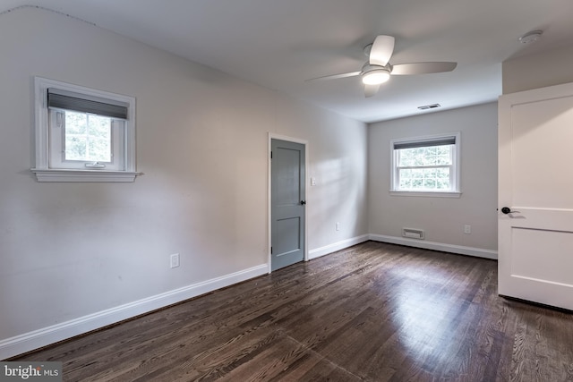 5632 Glenwood Dr, Alexandria, VA 22310 - unfurnished room with dark wood finished floors, a smoke detector, and ceiling fan