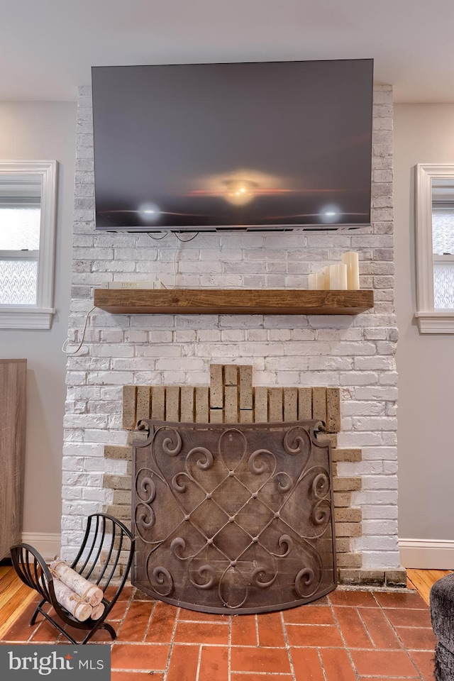 616 New Holland Ave, Lancaster, PA 17602 - detailed view of a fireplace and baseboards