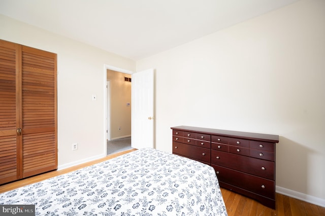 38 Gill Dr, Newark, DE 19713 - bedroom featuring light wood-style floors, baseboards, and a closet