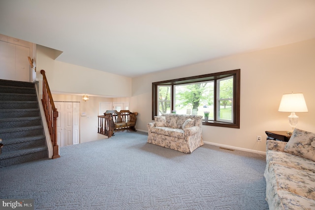 38 Gill Dr, Newark, DE 19713 - carpeted living area featuring baseboards