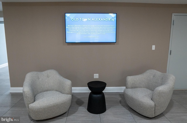 6301 Edsall Rd Unit 224, Alexandria, VA 22312 - sitting room with baseboards
