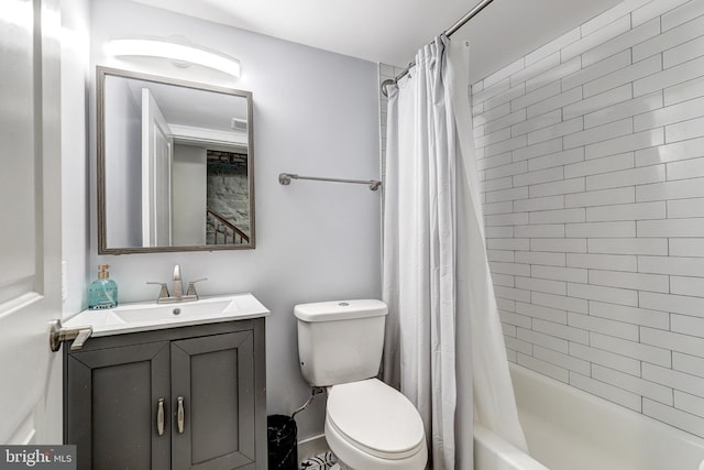 107 W Ostend St, Baltimore, MD 21230 - bathroom with vanity, toilet, and shower / bath combo
