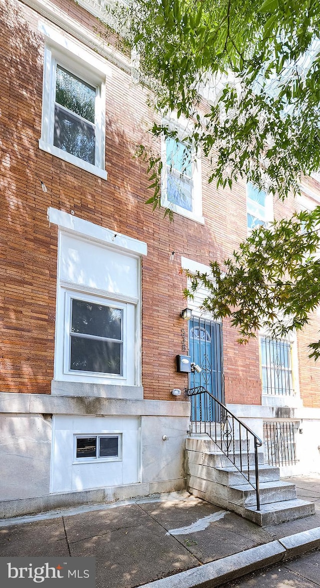 538 N Lakewood Ave, Baltimore, MD 21205 - view of front facade with brick siding