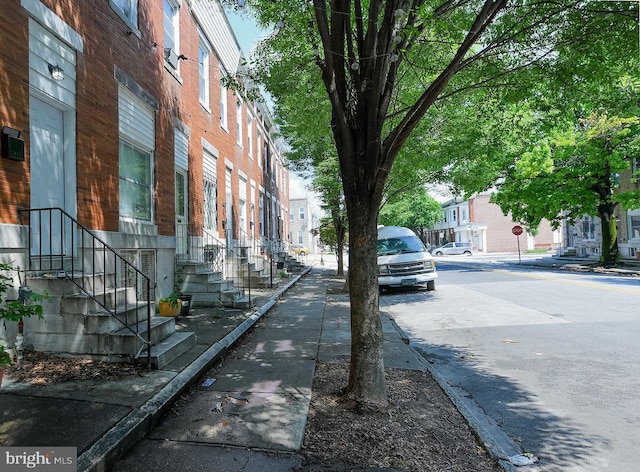 538 N Lakewood Ave, Baltimore, MD 21205 - view of street featuring sidewalks, traffic signs, curbs, and a residential view