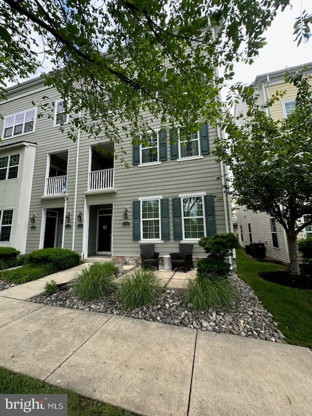 135A Equestrian Row, Bensalem, PA 19020 - view of front facade