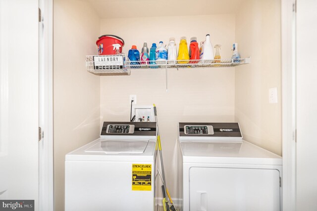 1018 Edenberry Way, Glen Burnie, MD 21060 - laundry area with washing machine and dryer