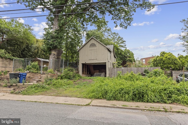 4036 Roland Ave, Baltimore, MD 21211 - garage with a detached garage