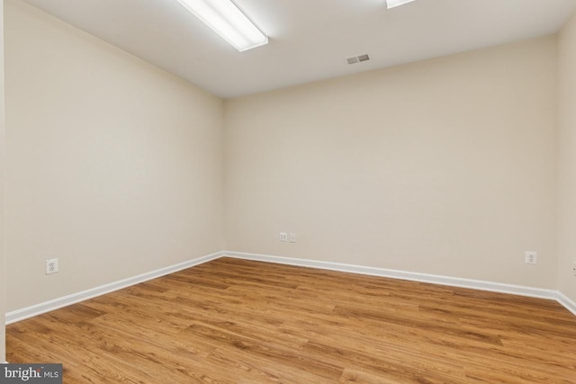 43229 Augustine Pl, Ashburn, VA 20147 - empty room featuring light wood-type flooring and baseboards