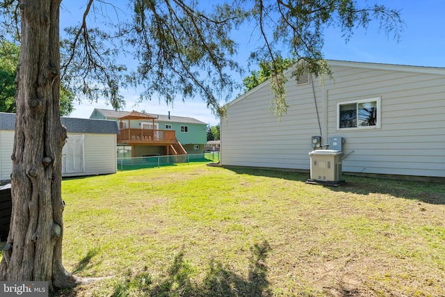 10004 Farrar Ct, Cheltenham, MD 20623 - view of yard featuring a deck