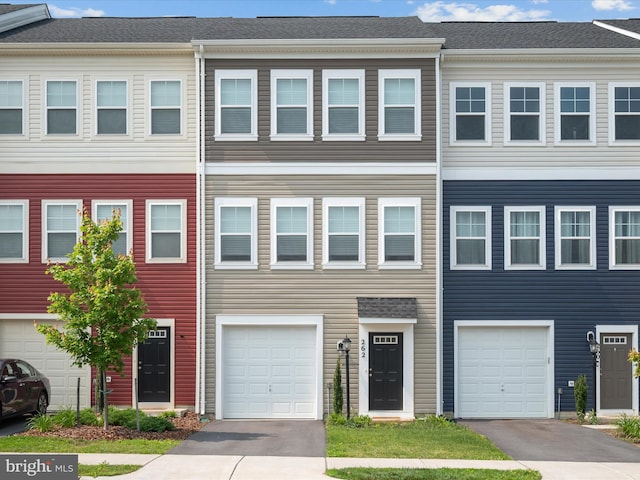 262 Norland Knoll Dr, Stephenson, VA 22656 - multi unit property featuring asphalt driveway