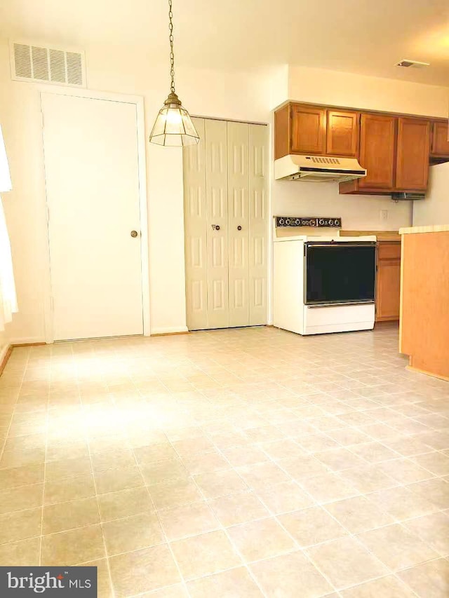 20072 Appledowre Cir Unit 237, Germantown, MD 20876 - kitchen featuring white electric range oven, under cabinet range hood, brown cabinetry, light countertops, and hanging light fixtures