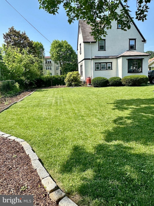 647 Aronimink Pl, Drexel Hill, PA 19026 - view of grassy yard