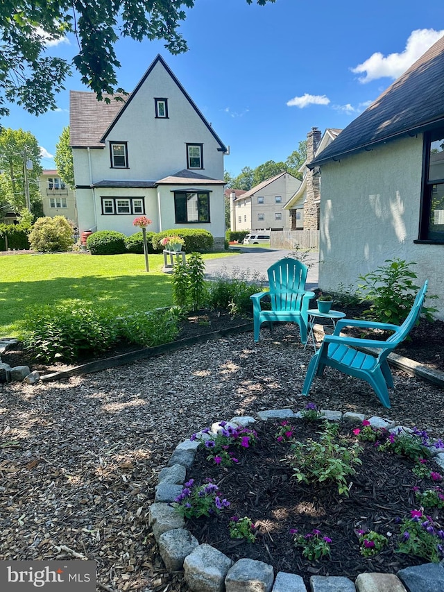 647 Aronimink Pl, Drexel Hill, PA 19026 - view of green lawn