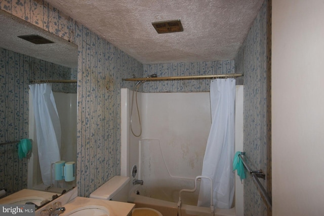 19104 Roman Way, Gaithersburg, MD 20886 - full bathroom featuring wallpapered walls, a textured ceiling, toilet, shower / bath combo, and vanity
