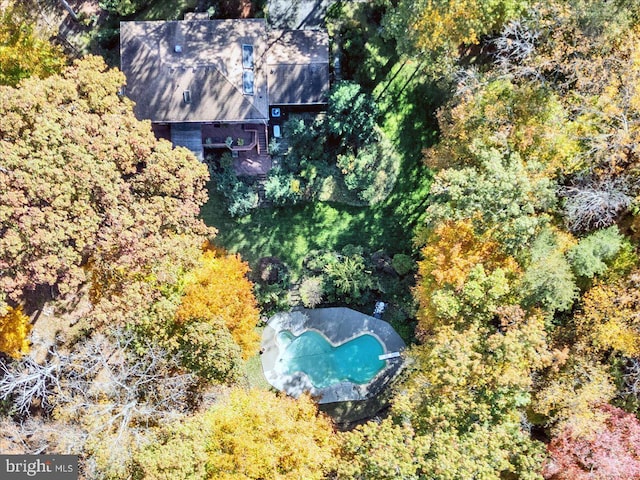 8150 Wolf Run Shoals Rd, Clifton, VA 20124 - aerial view of property and surrounding area featuring a pool