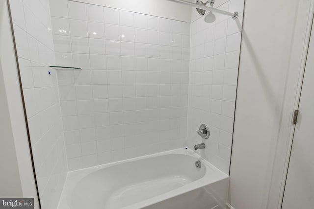 16 Angus Dr, Hanover, PA 17331 - bathroom with washtub / shower combination
