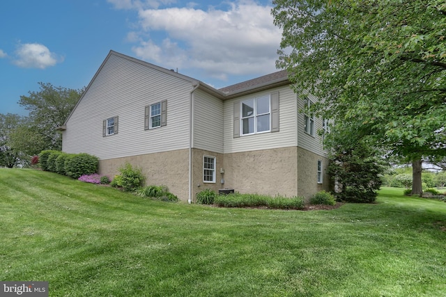 7 Brookside Cir, Myerstown, PA 17067 - view of home's exterior featuring a yard and stucco siding