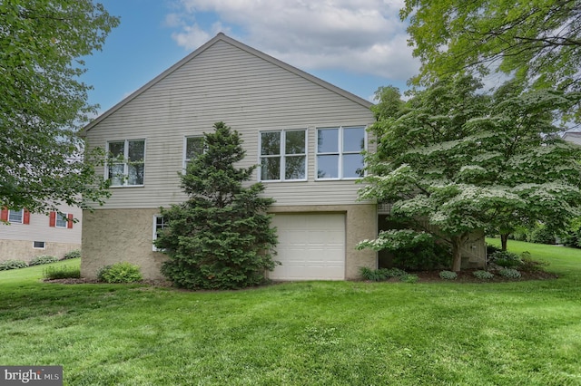 7 Brookside Cir, Myerstown, PA 17067 - view of property exterior featuring a lawn and stucco siding