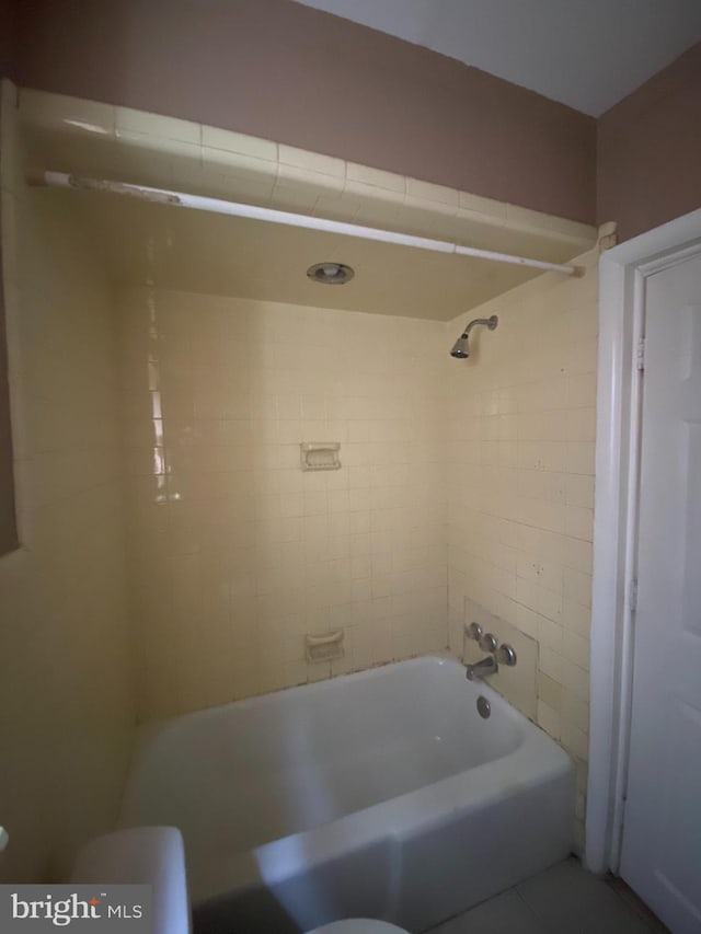 4621 N Broad St, Philadelphia, PA 19140 - full bathroom with shower / washtub combination, toilet, and tile patterned flooring