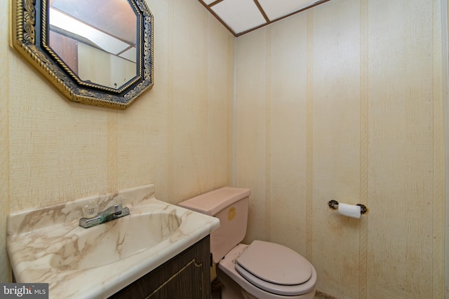 681 Dutton Cir, Springfield, PA 19064 - half bath featuring toilet and vanity