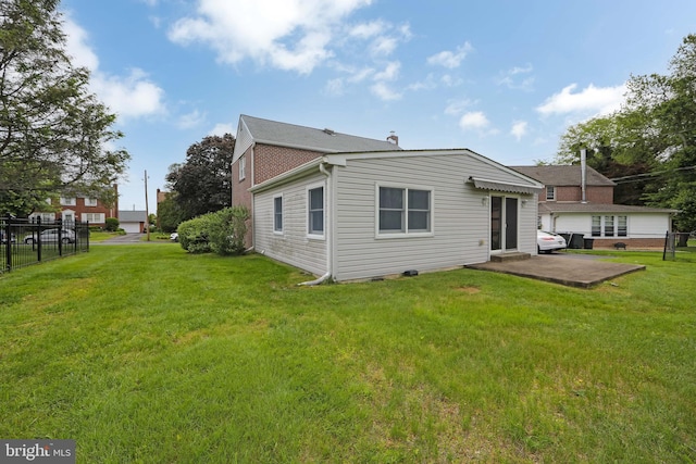 681 Dutton Cir, Springfield, PA 19064 - rear view of house featuring a patio