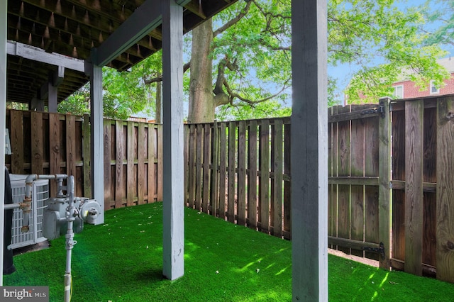 1122 S Monroe St, Arlington, VA 22204 - view of fenced backyard