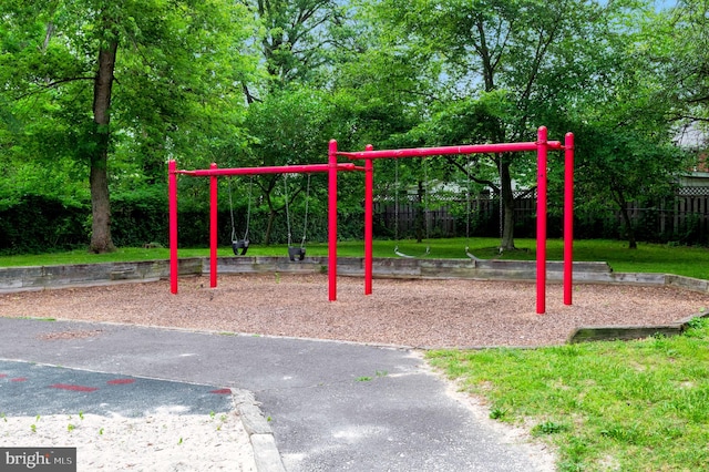 1122 S Monroe St, Arlington, VA 22204 - community playground featuring a yard